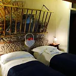 La Via' Bed & Breakfast