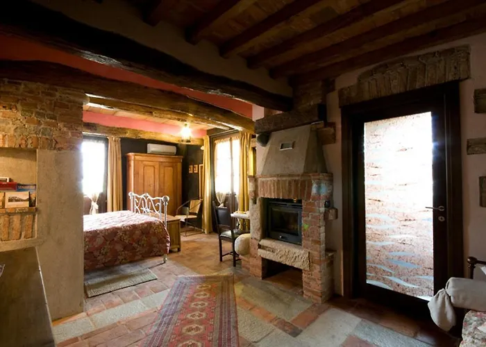 La Via' Bed & Breakfast Cavour